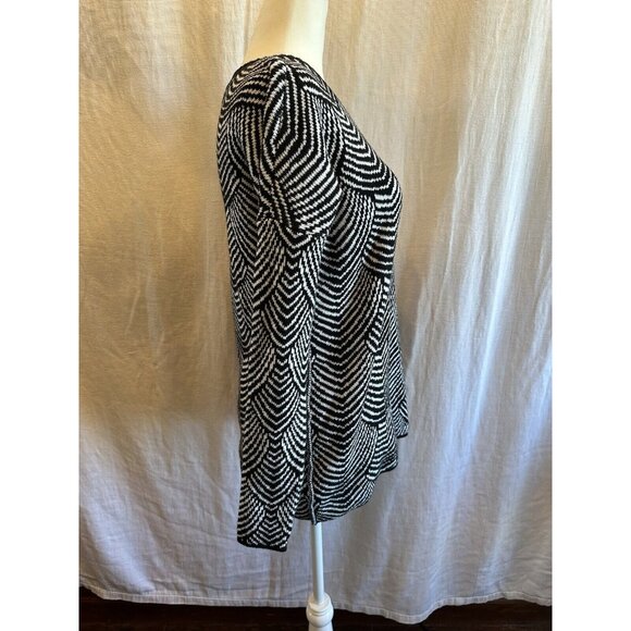 BCBGeneration Black/White Elegant Sweater Sz Small Scallop Winter Date Night - Picture 4 of 8